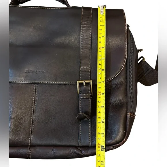 Samsonite Colombian Leather Flap-Over Messenger Laptop Bag - Picture 7 of 15